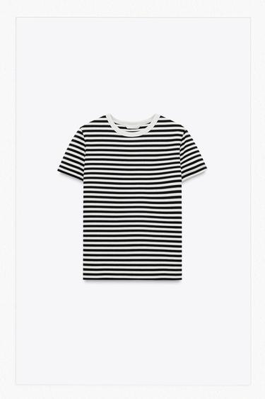 T-SHIRT EN MAILLE SURJET À MANCHES COURTES - rayures de Zara