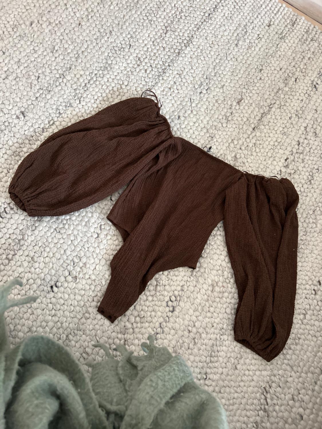 TEXTURED VOLUMINOUS BODYSUIT - Image 2