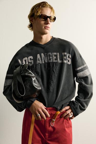 SUDADERA CROPPED FIT PARCHES LAVADO EFECTO VINTAGE - Negro de Zara
