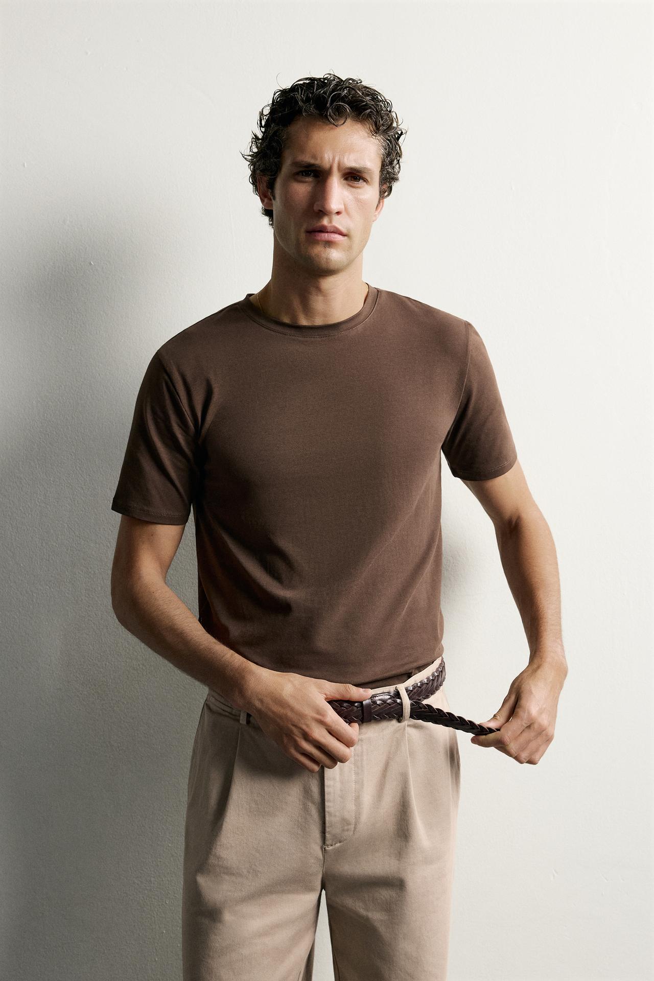 SLIM-FIT T-SHIRT /01 — Chocolate