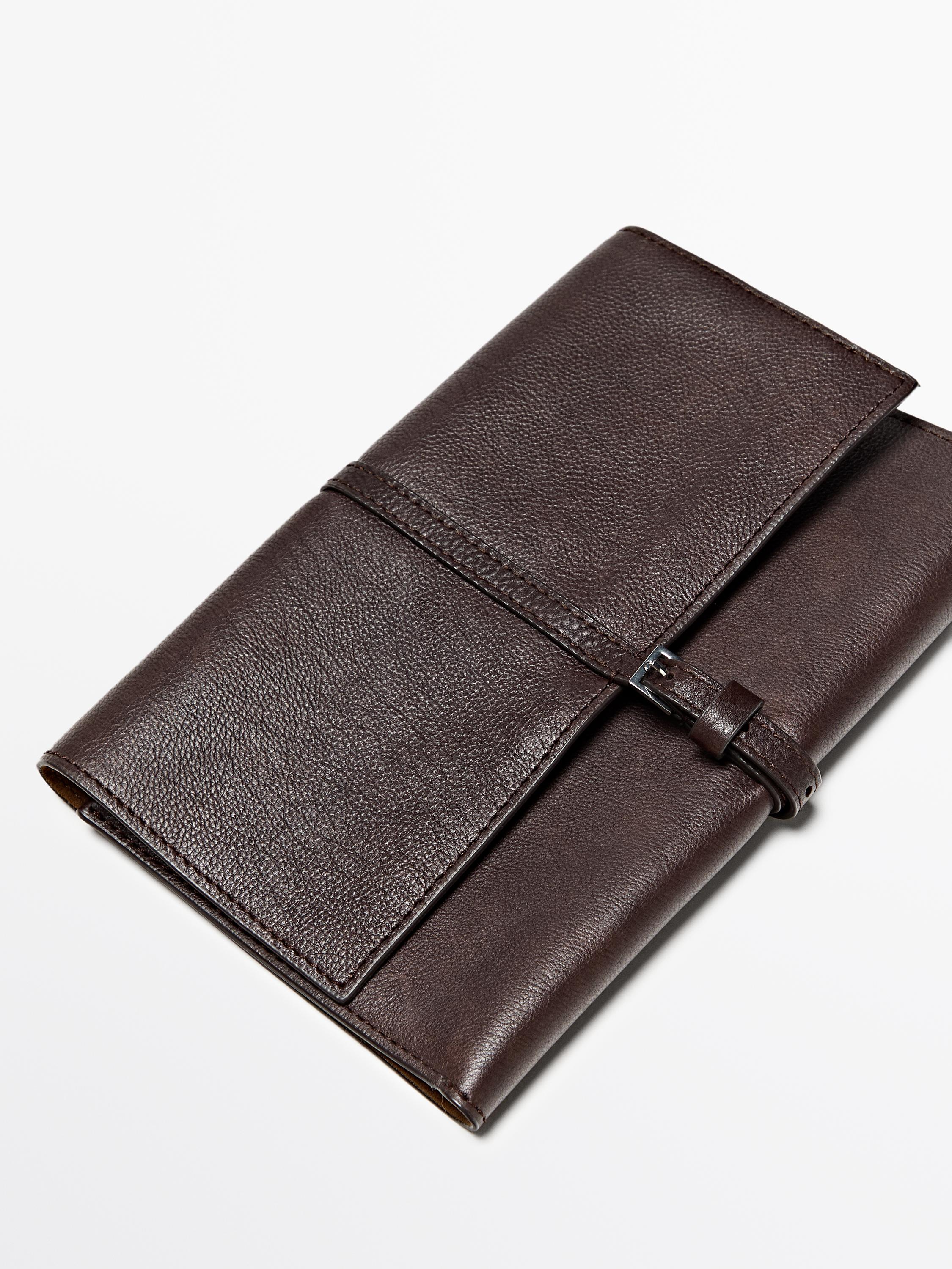 Housse pour accessoires technologiques en cuir nappa