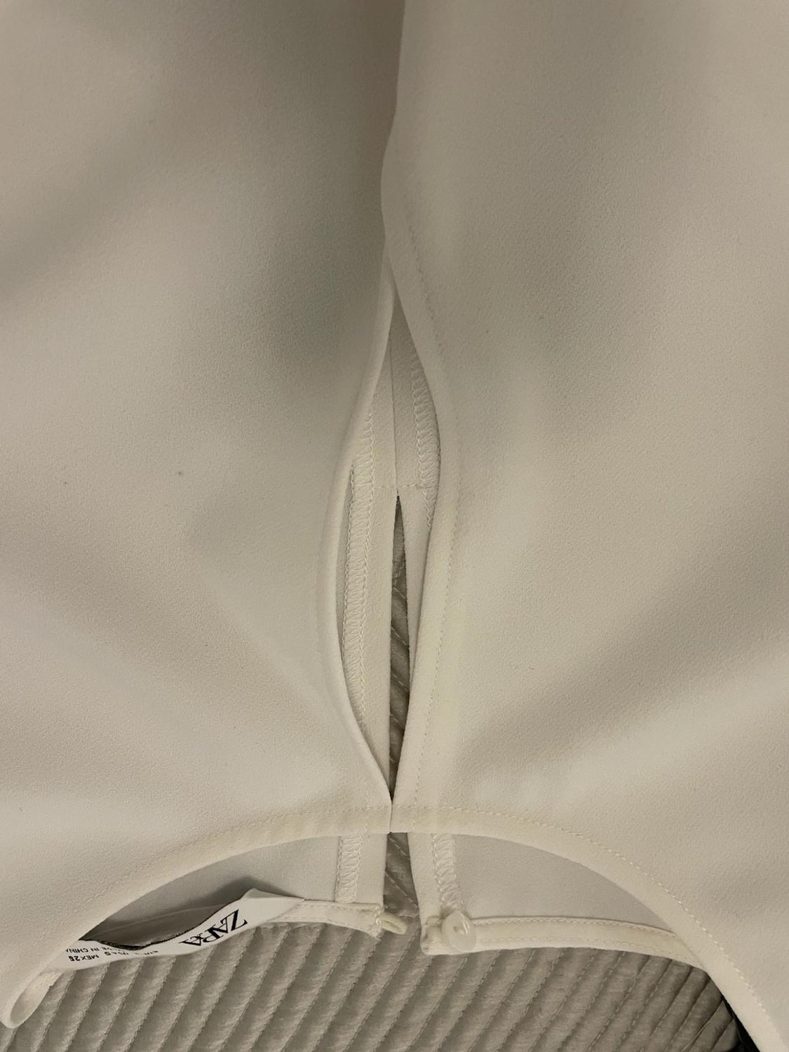 FLOWING TOP WITH TIE DETAIL - Image 7