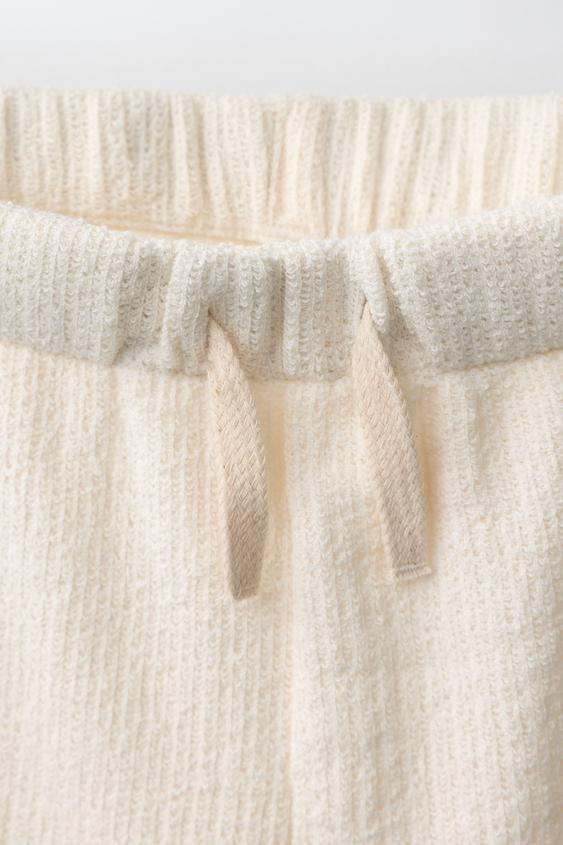 SHORT CONFORT TEXTURÉ - Écru de Zara - Image 2