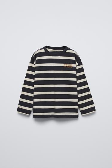 CAMISETA RAYAS TEXTO BORDADO - Marino de Zara