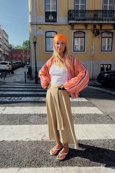 Falda midi con hebilla
