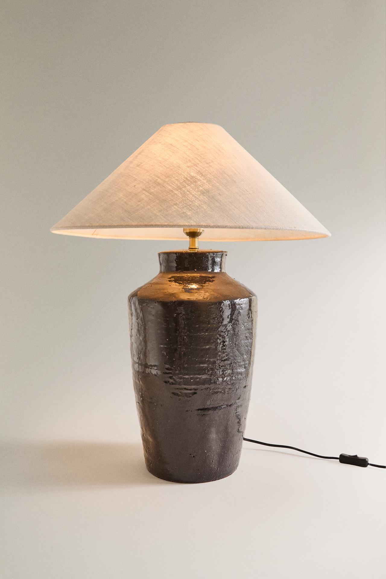 CERAMIC TABLE LAMP — Black