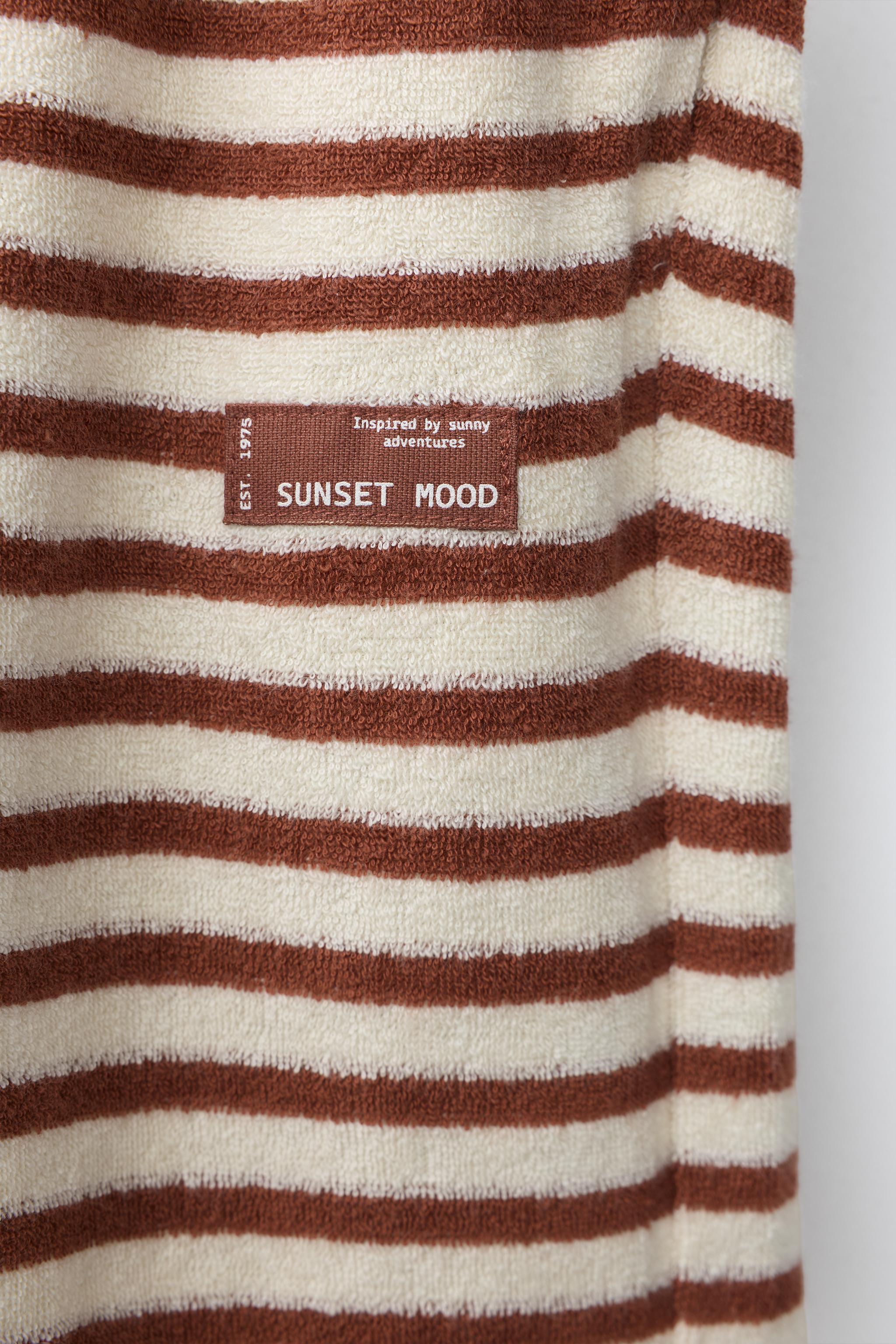 TOWEL EFFECT STRIPED T-SHIRT AND BERMUDA SET
