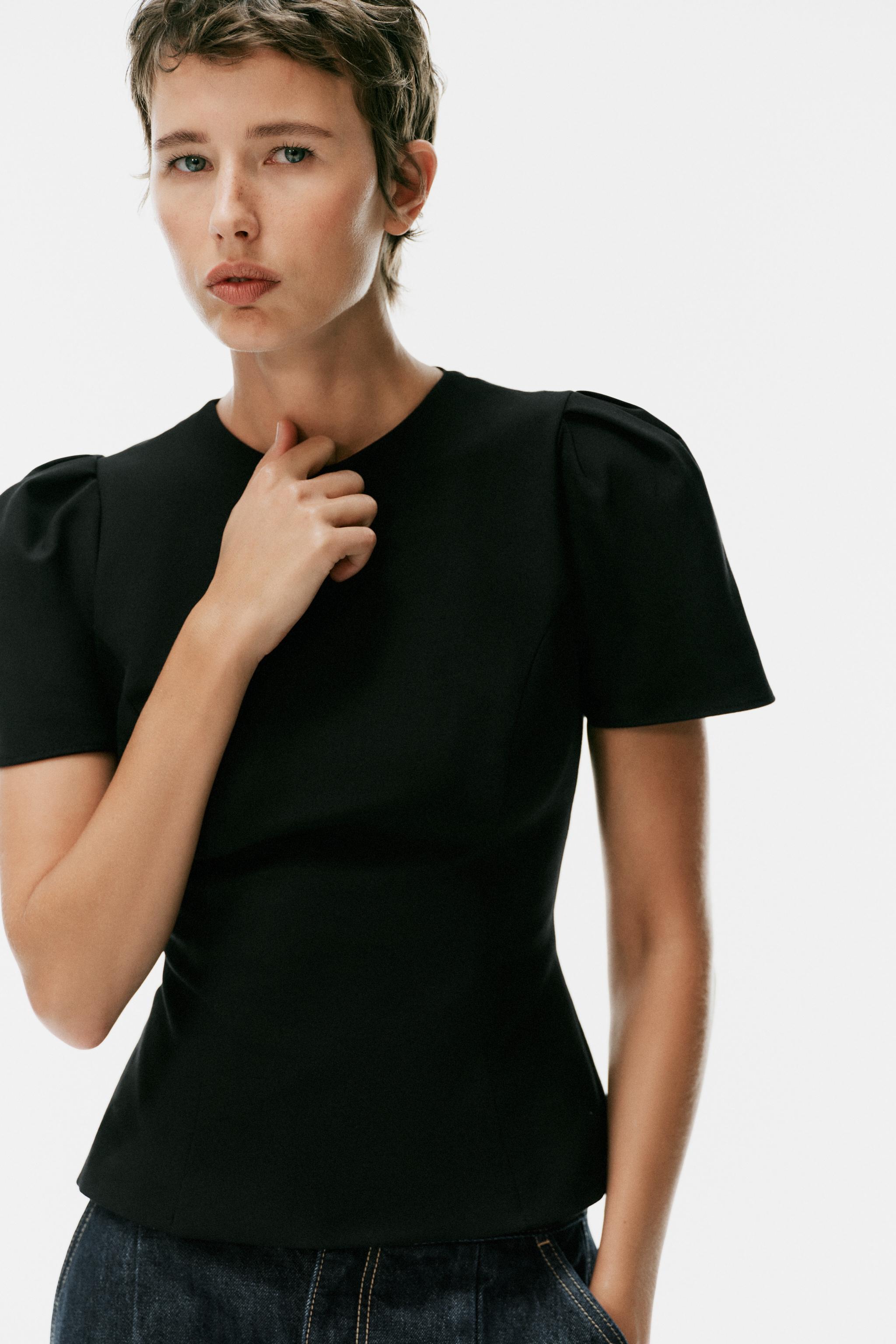 PUFF SLEEVE TOP