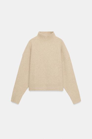 PULL EN MAILLE DOUCE À COL MONTANT - Beige de Zara