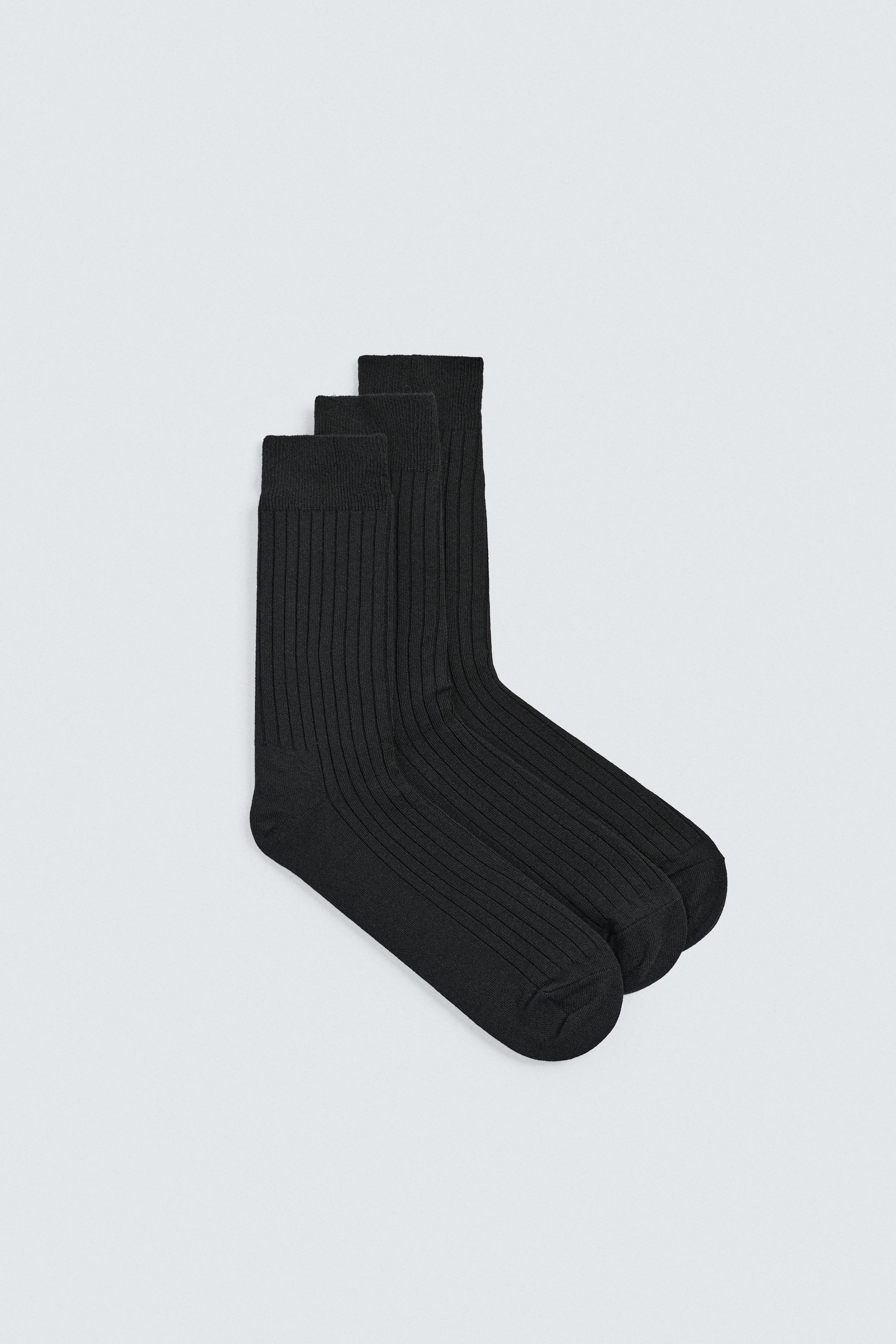 THREE-PACK OF RIBBED SOCKS