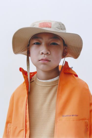 Zara TECH BUCKET HAT WITH LABEL - Sand