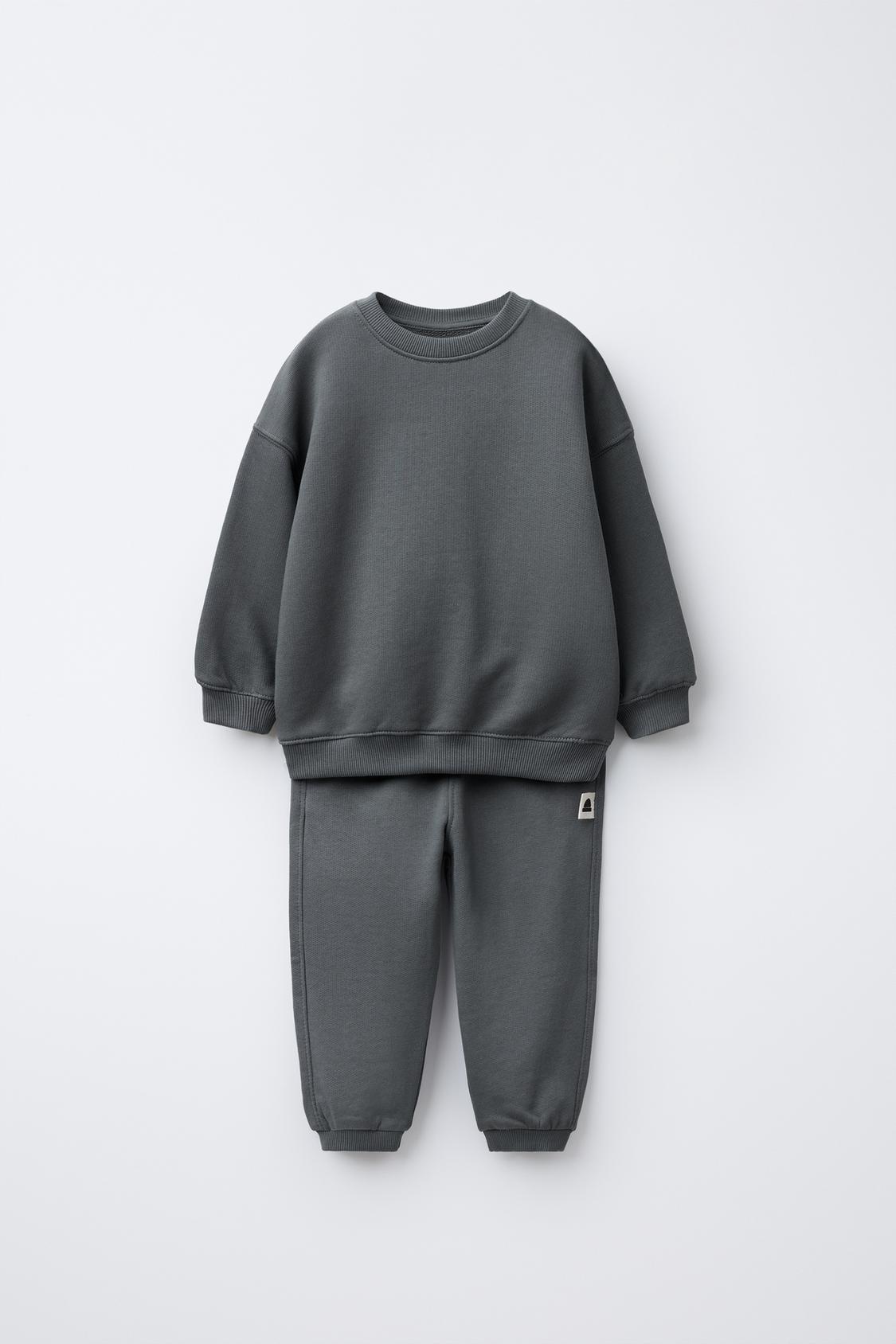 LABEL JOGGER SWEATSHIRT AND TROUSERS SET
