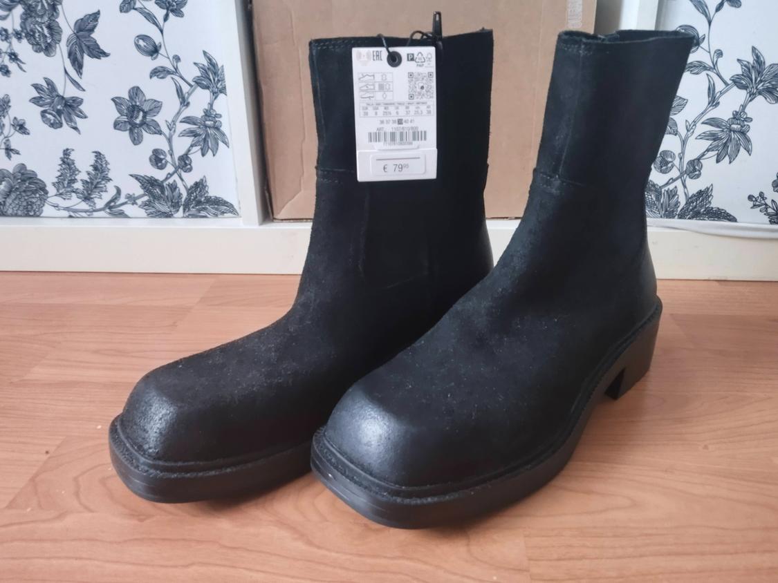 LEATHER ANKLE BOOTS WITH SQUARE TOE - Image 2
