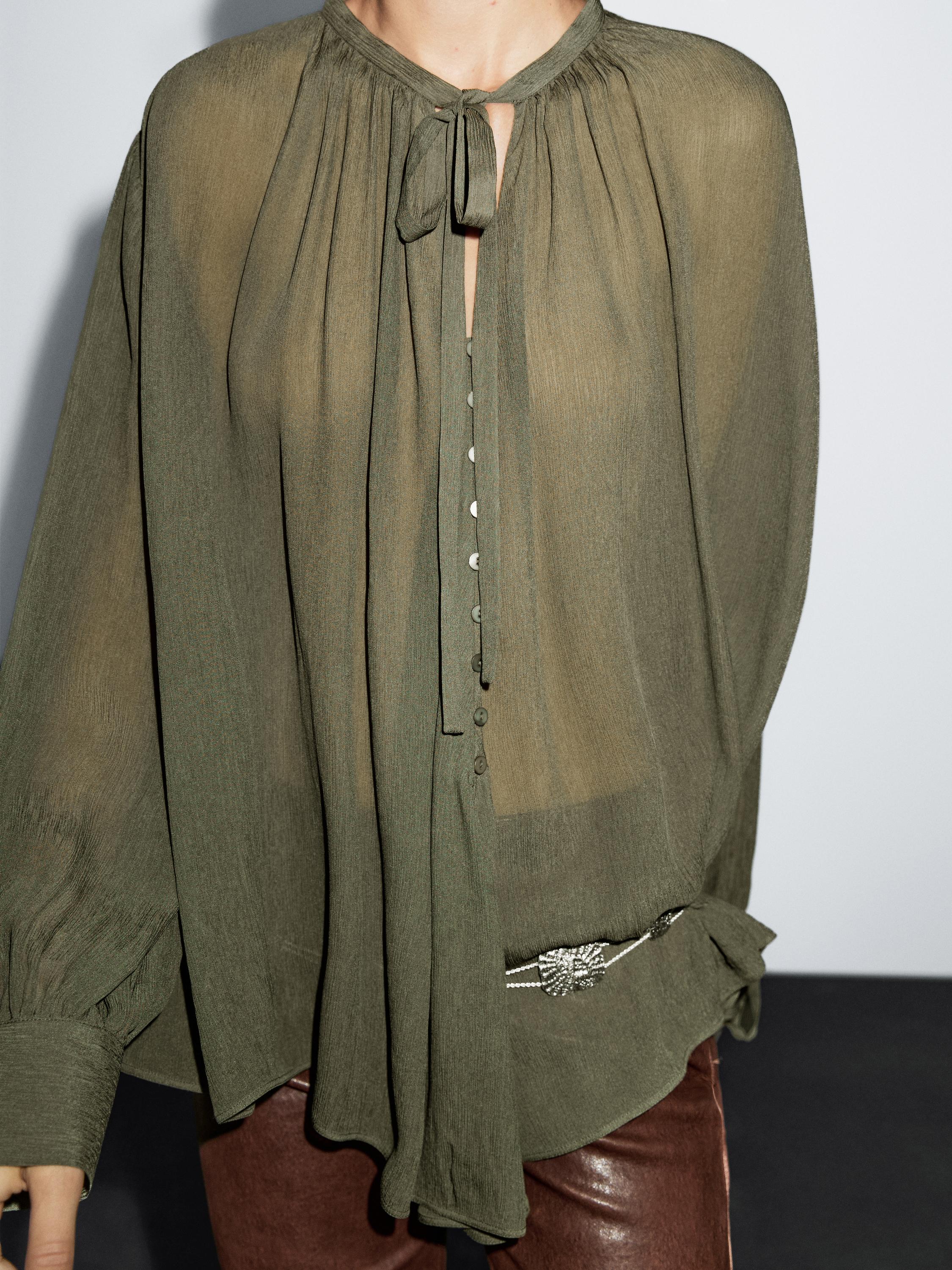 Blouse cape nœuds