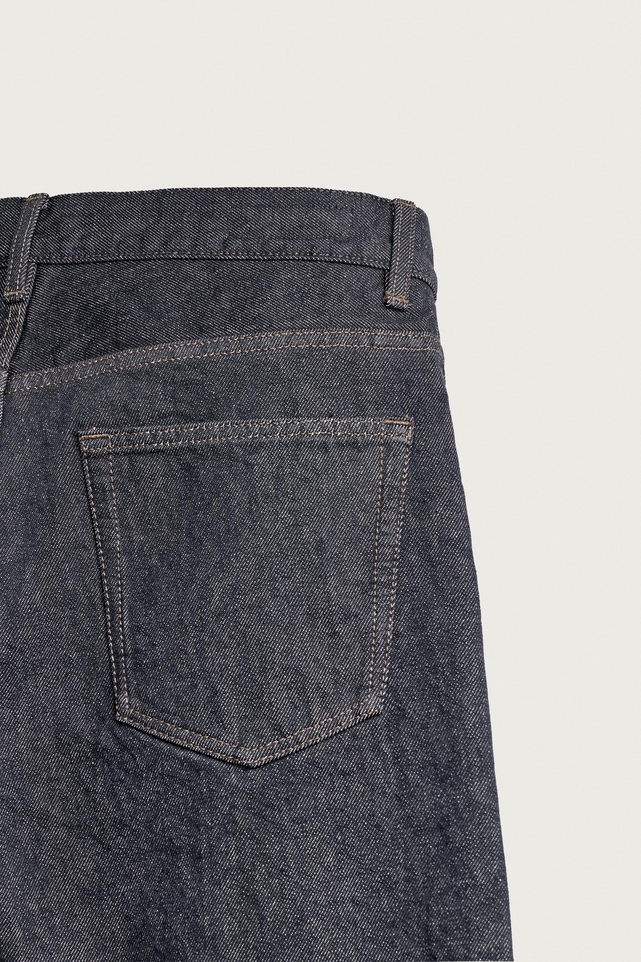 LOW-RISE STRAIGHT-FIT JEANS