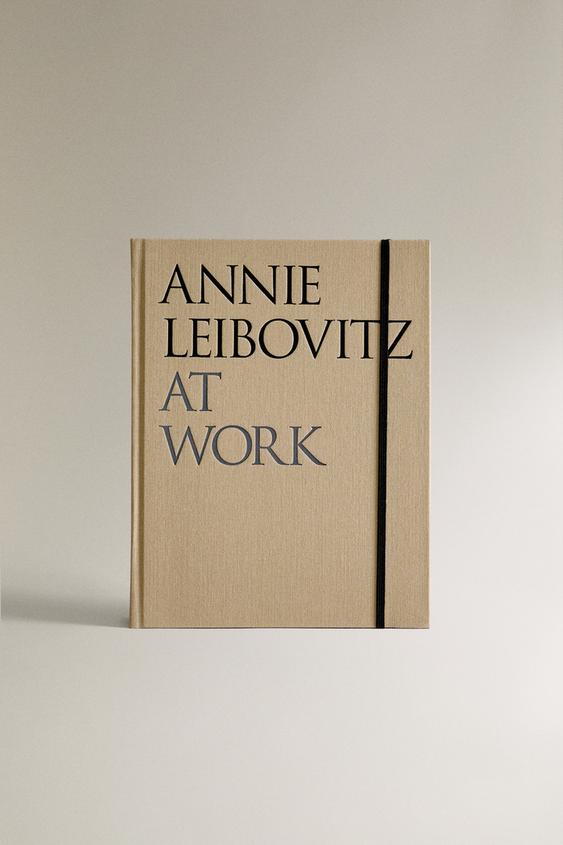ANNIE LEIBOVITZ AT WORK BOOK (ENGLISH)