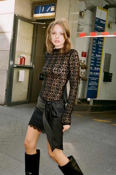 MINI SKIRT WITH CONTRAST LACE AND BOW DETAIL - Black by Zara