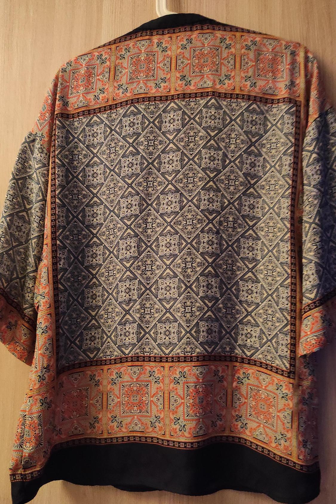 BLUSÓN ESTAMPADO - Image 4