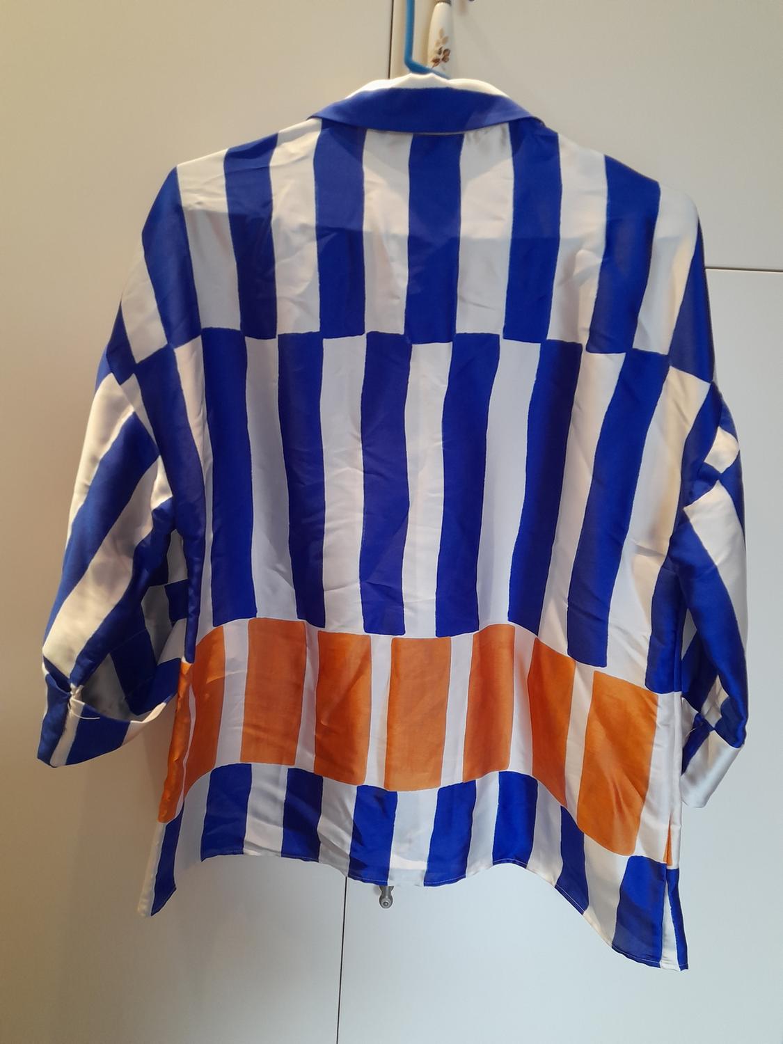 ΠΟΥΚΑΜΙΣΟ OVERSIZED ΜΕ ΡΙΓΕΣ - Image 2