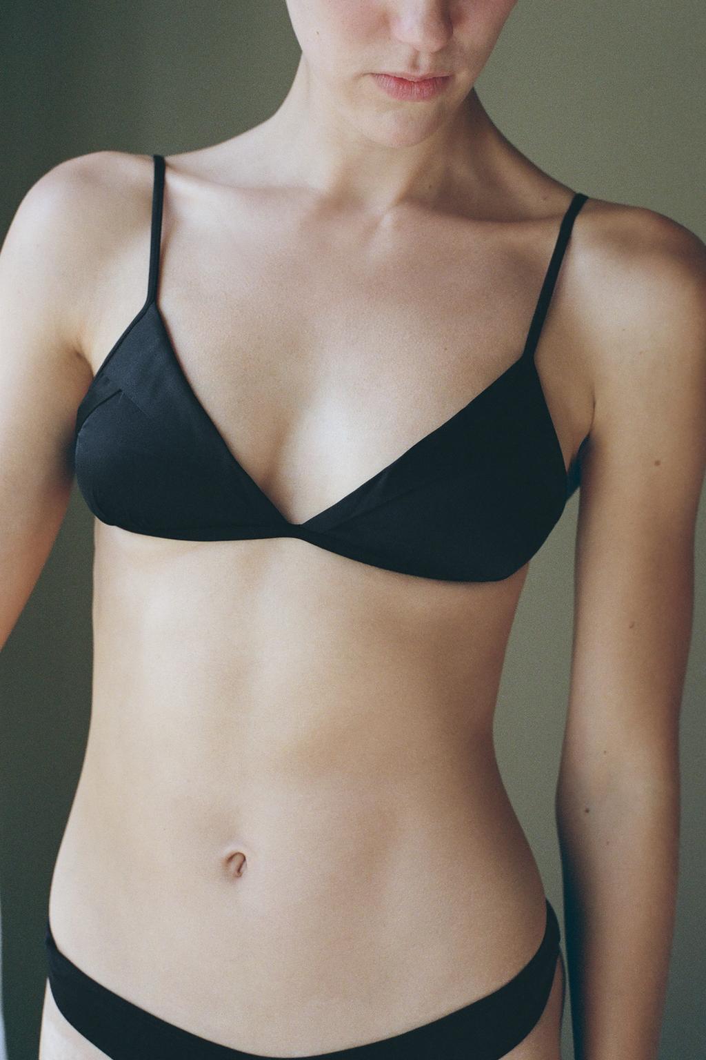 PLAIN TRIANGLE BRA WITH PLEATS