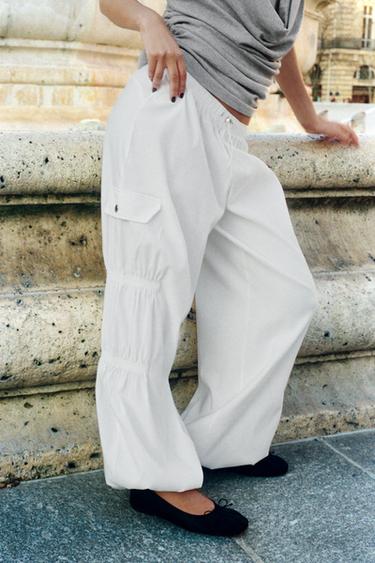 Zara KARGO PANTALONE SA STOPEROM – Bela