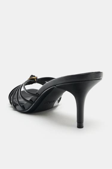 SANDALES AVEC DÉTAIL MÉTALLIQUE - Noir de Zara - Image 4