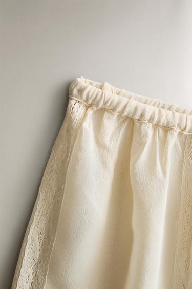 SHORT EN COTON ET DENTELLE - Écru de Zara - Image 1