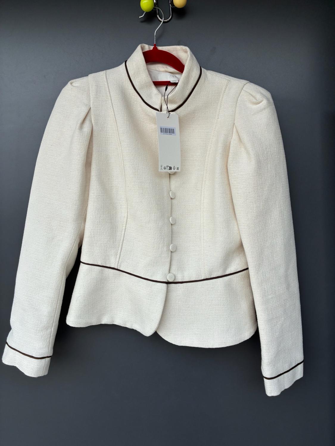 FITTED BLAZER WITH CONTRAST PIPING - Image 4