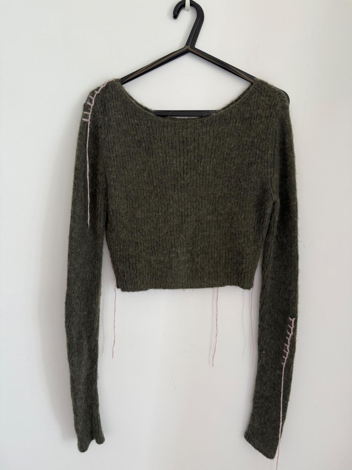KNIT CROP TOP WITH CONTRAST TOPSTITCHING - Image 2