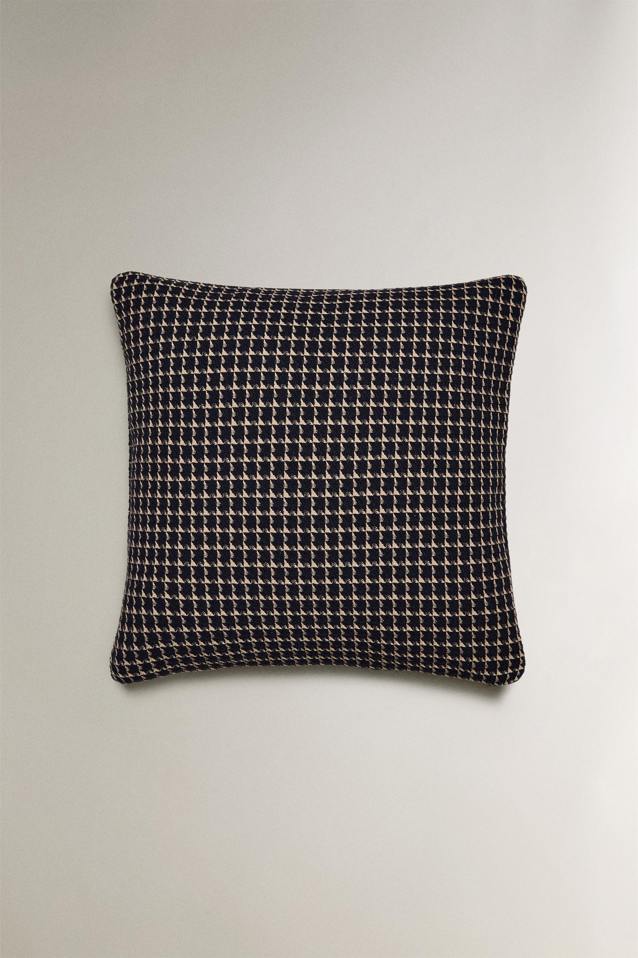 TEXTURED THROW PILLOW COVER