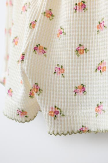 SHORT GAUFRÉ À FLEURS - Écru de Zara - Image 3