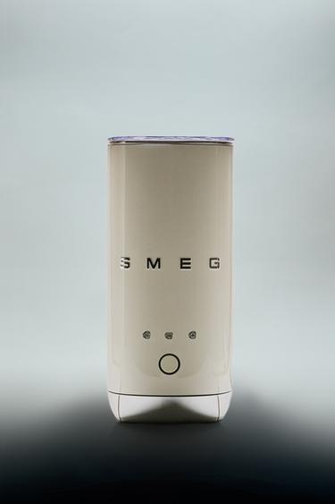 MOUSSEUR À LAIT ÉLECTRIQUE SMEG - Crème de Zara