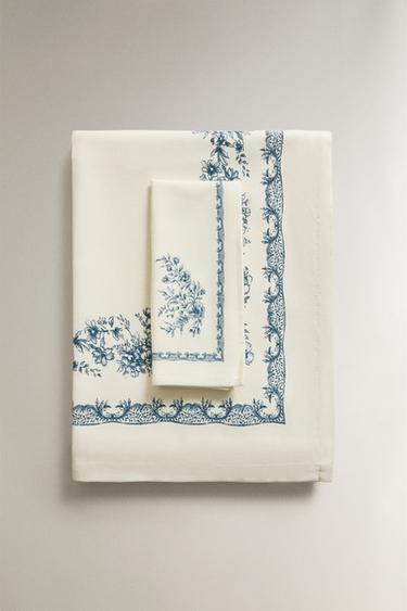 FLORAL SATIN TABLECLOTH - Blue by Zara