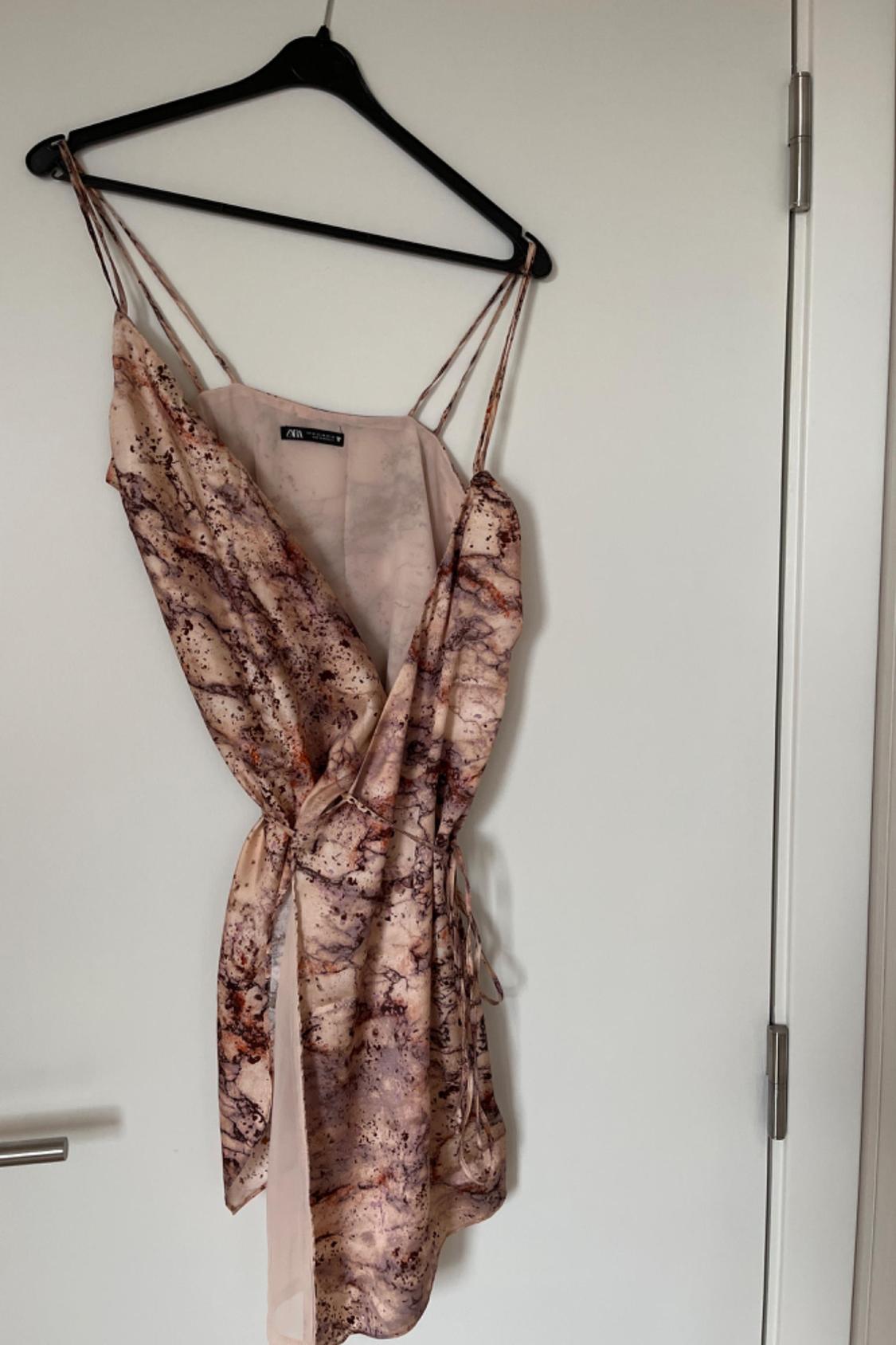 PRINTED SATIN DRESS - Image 2