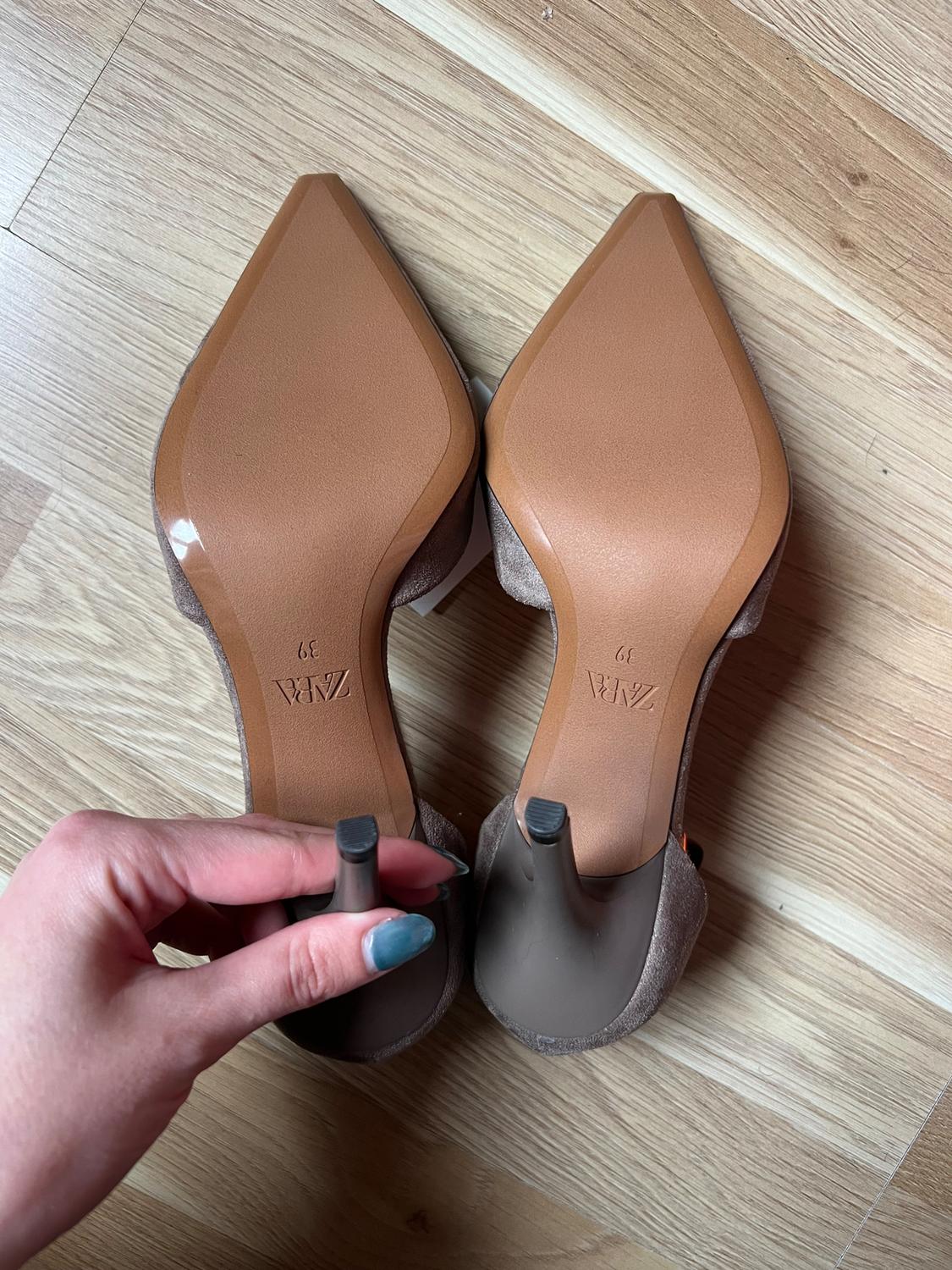HIGH-HEEL ANKLE STRAP SHOES - Image 2