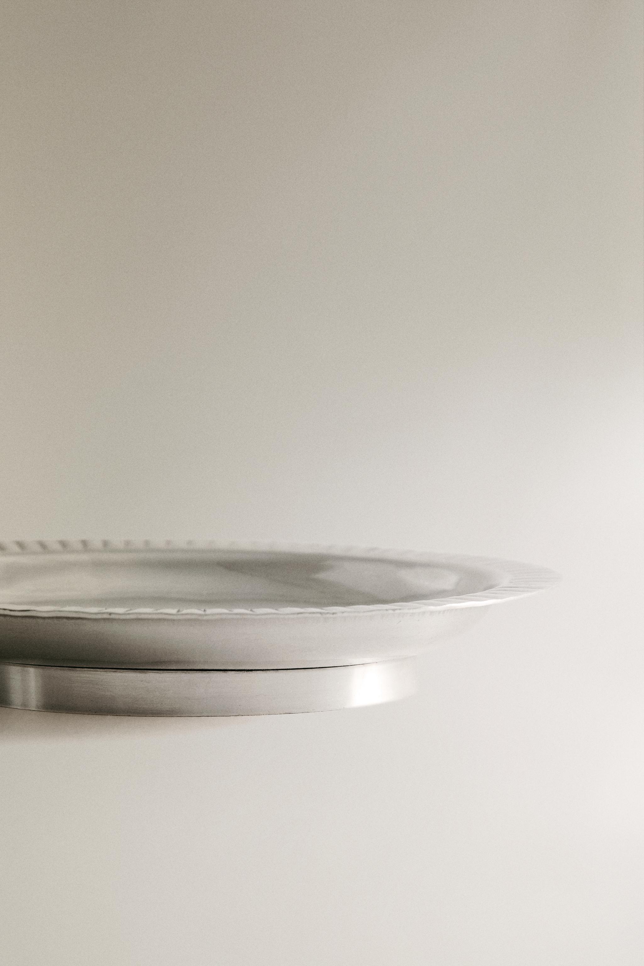 WAVY METAL BATHROOM SOAP DISH