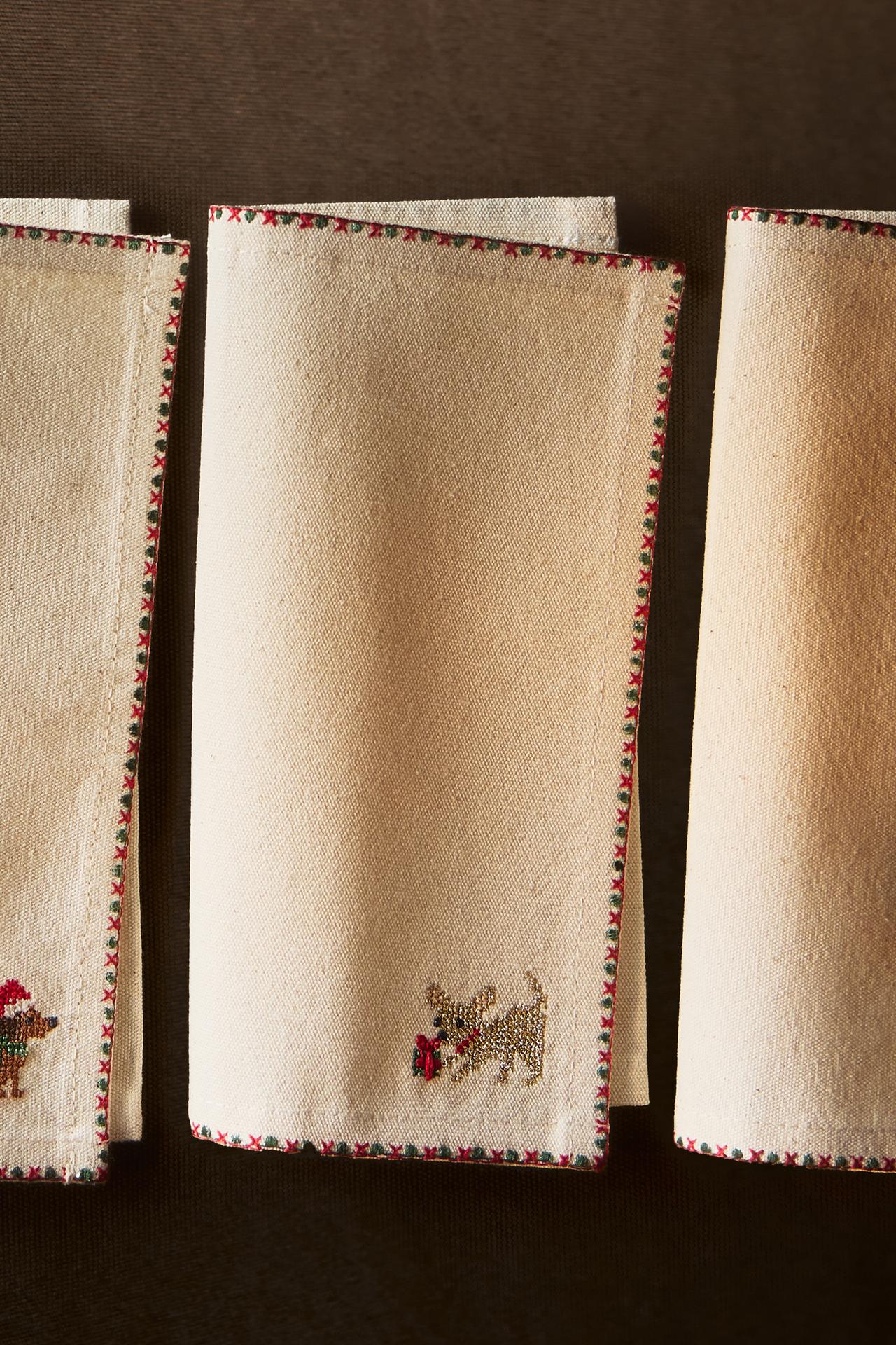 SET OF CHRISTMAS ANIMAL COCKTAIL NAPKINS (SET OF 4) — Ecru