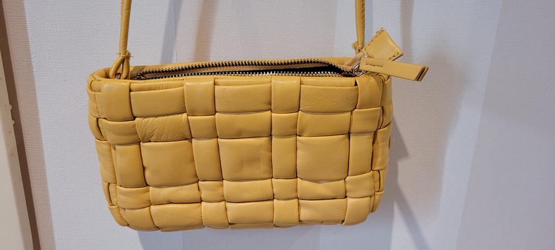 BOLSO AMARILLO DE PIEL - Image 3