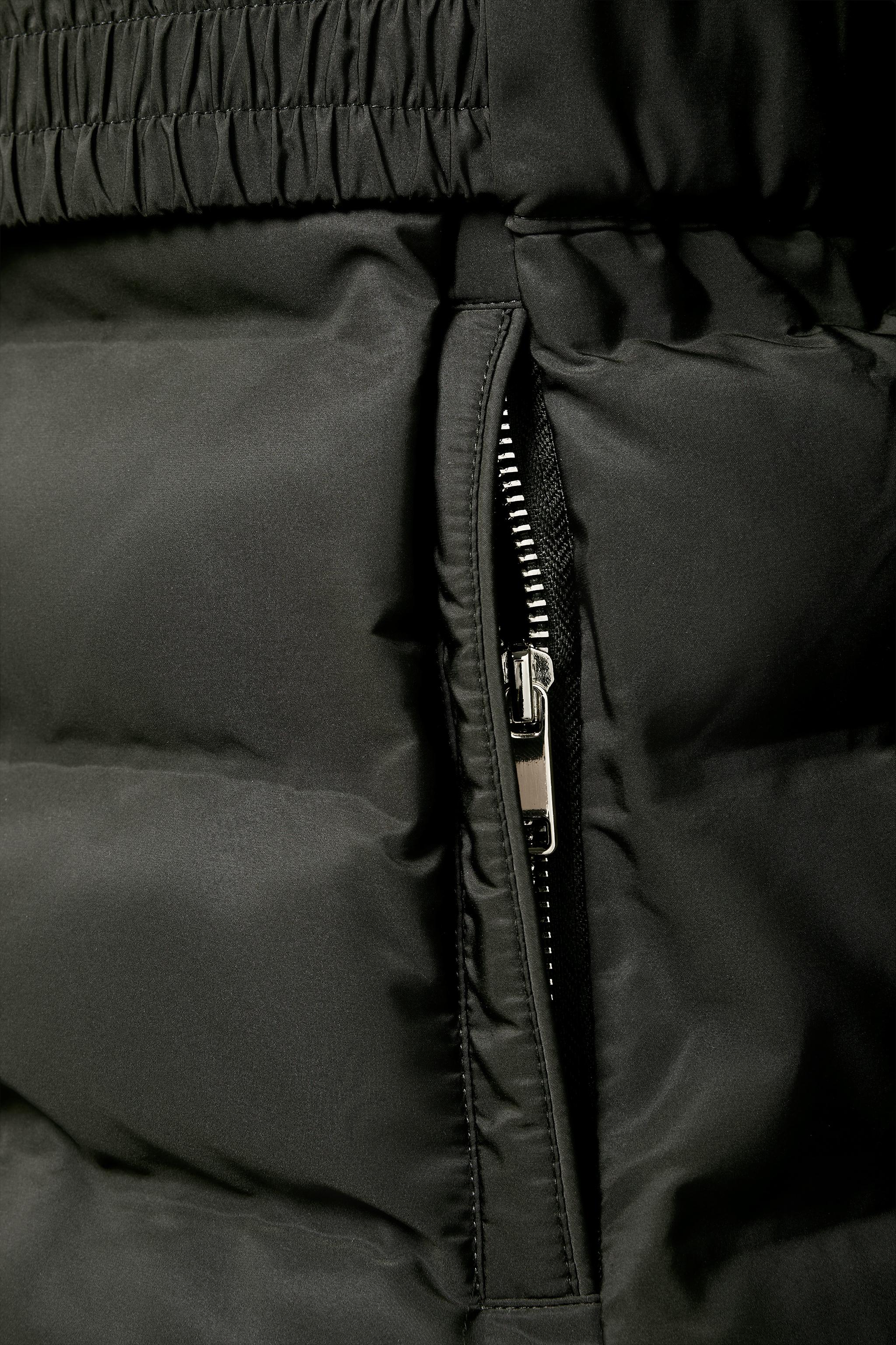 ANORAK COURT TAILLÉ DÉPERLANT ET COUPE-VENT