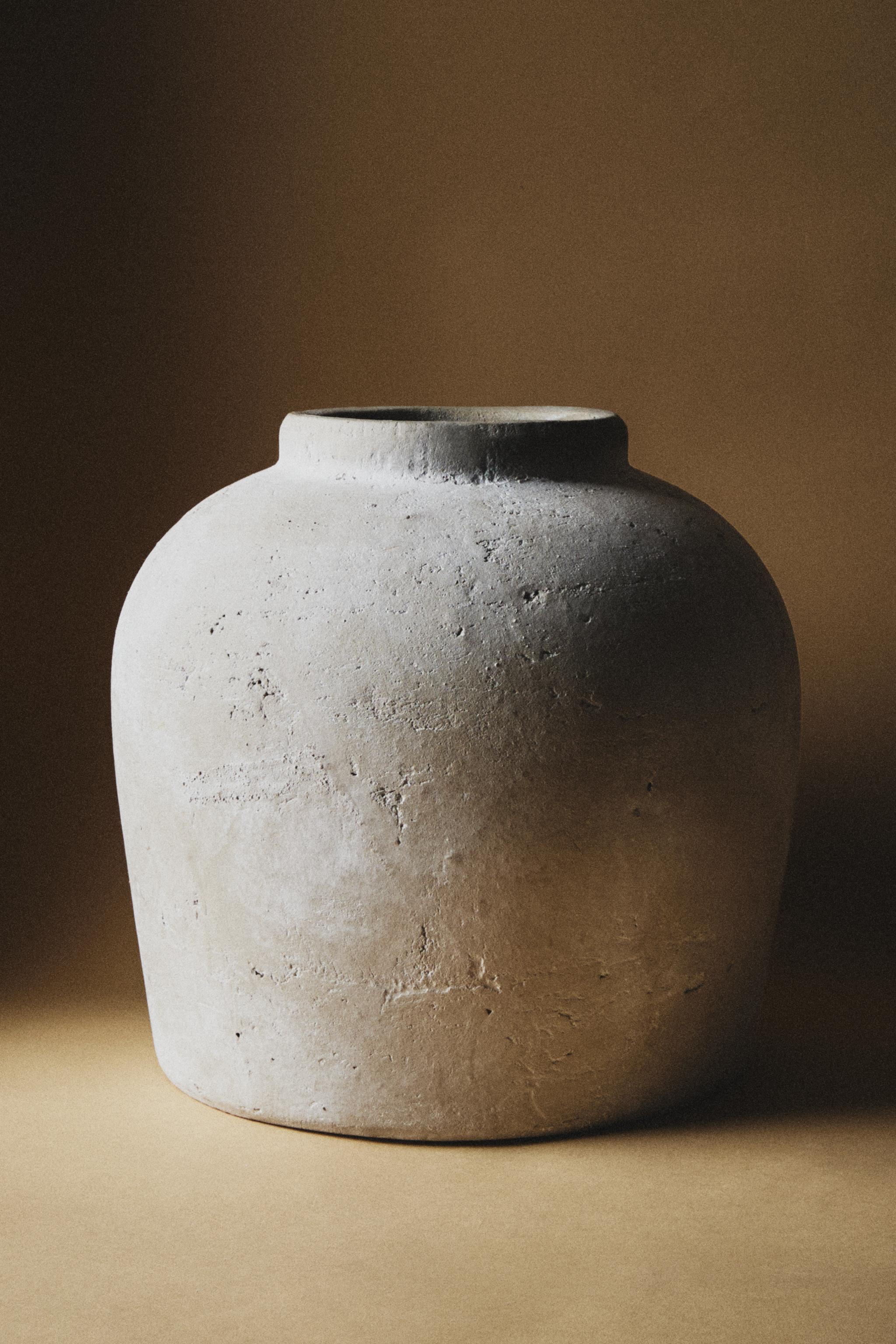CERAMIC VASE