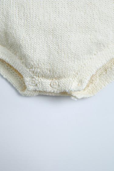 BODY EN MAILLE AVEC INSCRIPTION BRODÉE - Écru de Zara - Image 3