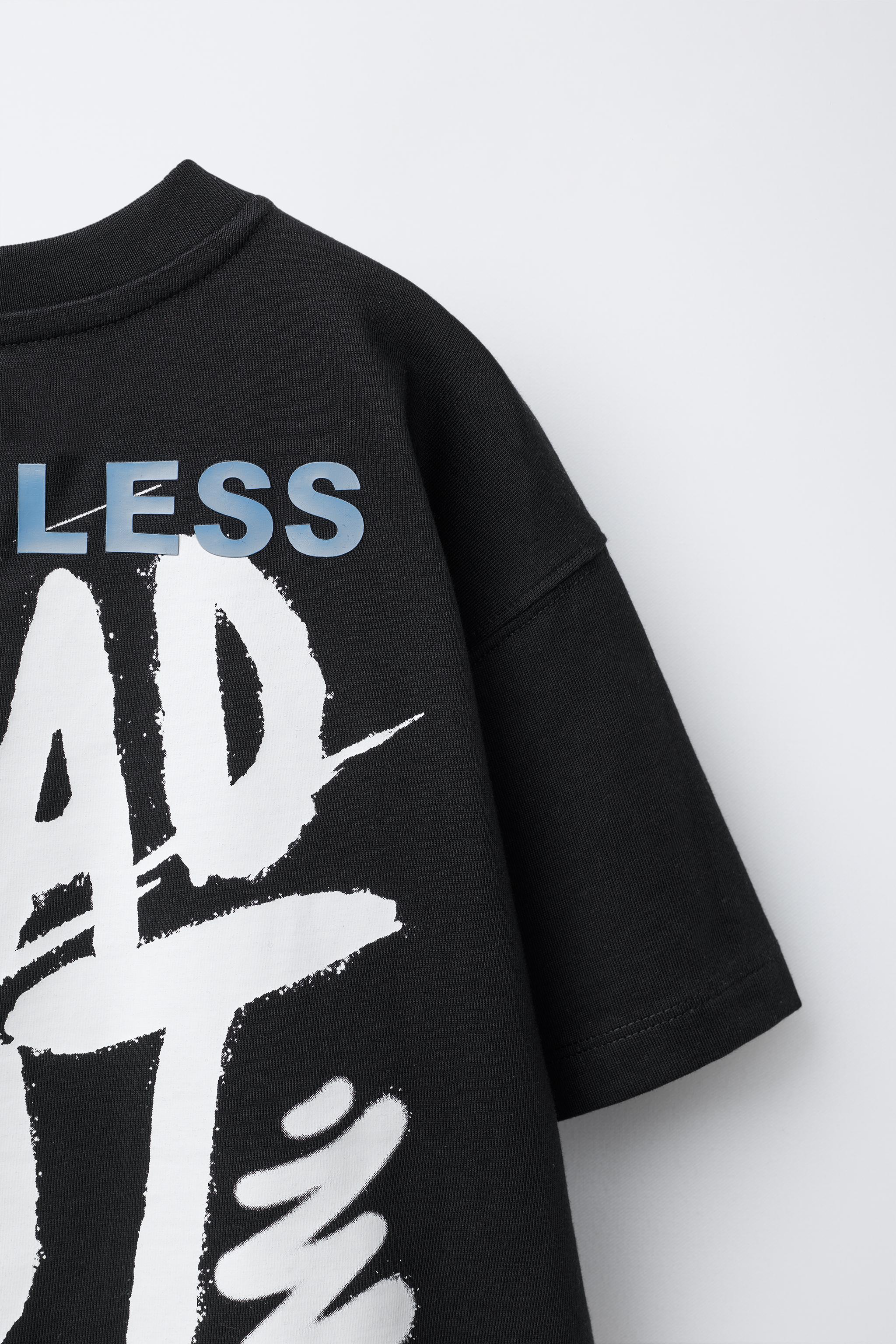 GRAFFITI PRINT T-SHIRT