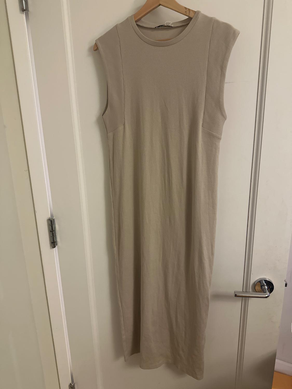 RIBBED MIDI DRESS