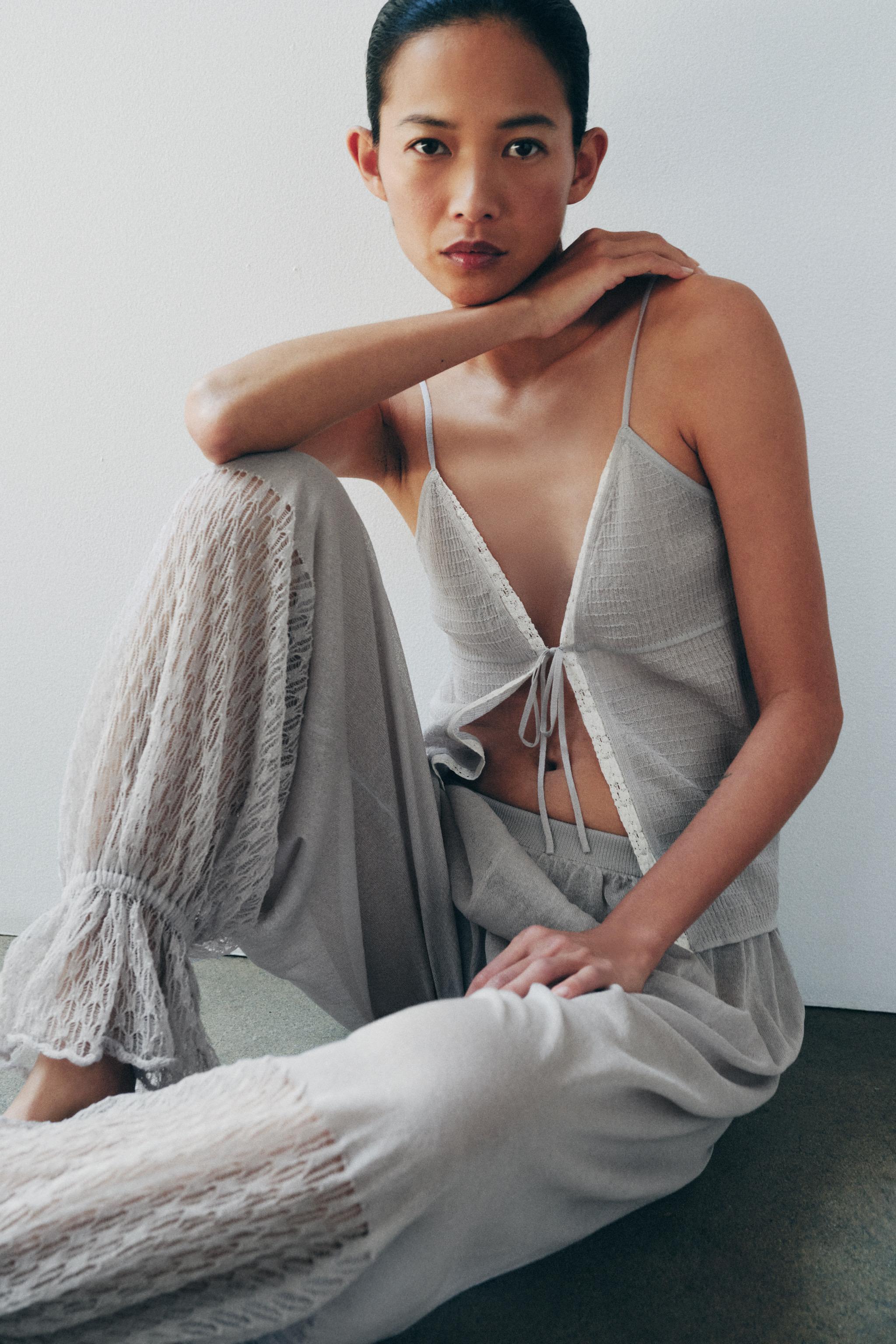 RUFFLED BLOOMER KNIT PANTS