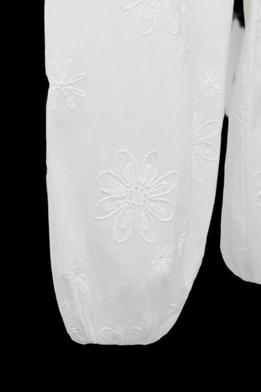 PUMPHOSE MIT BLUMENSTICKEREI - Weiß von Zara