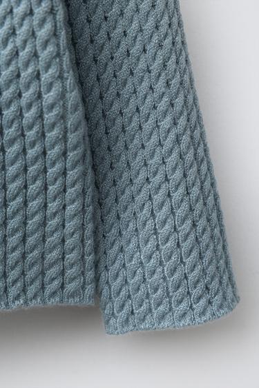 PULL EN MAILLE À TORSADES - Bleu moyen de Zara - Image 2