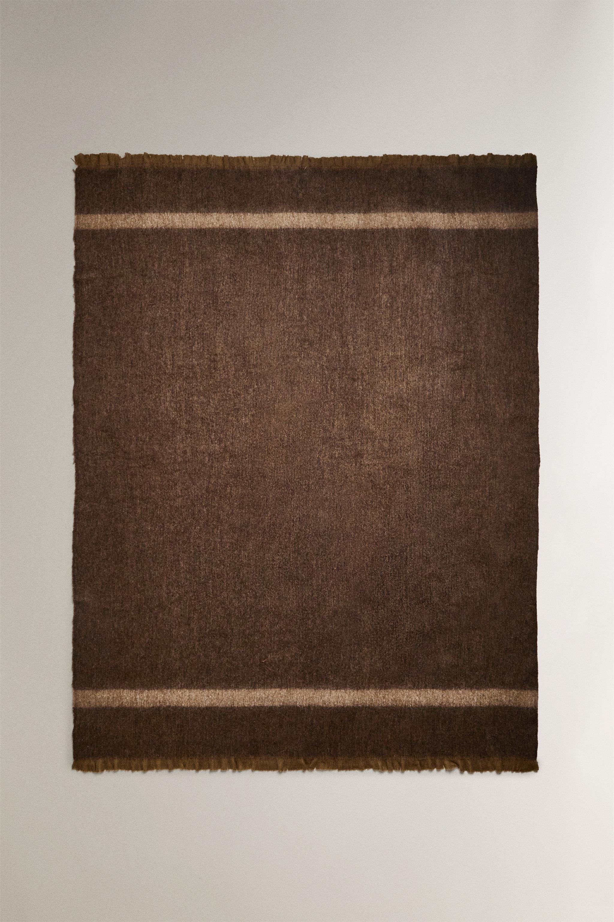 SOFT STRIPED BLANKET