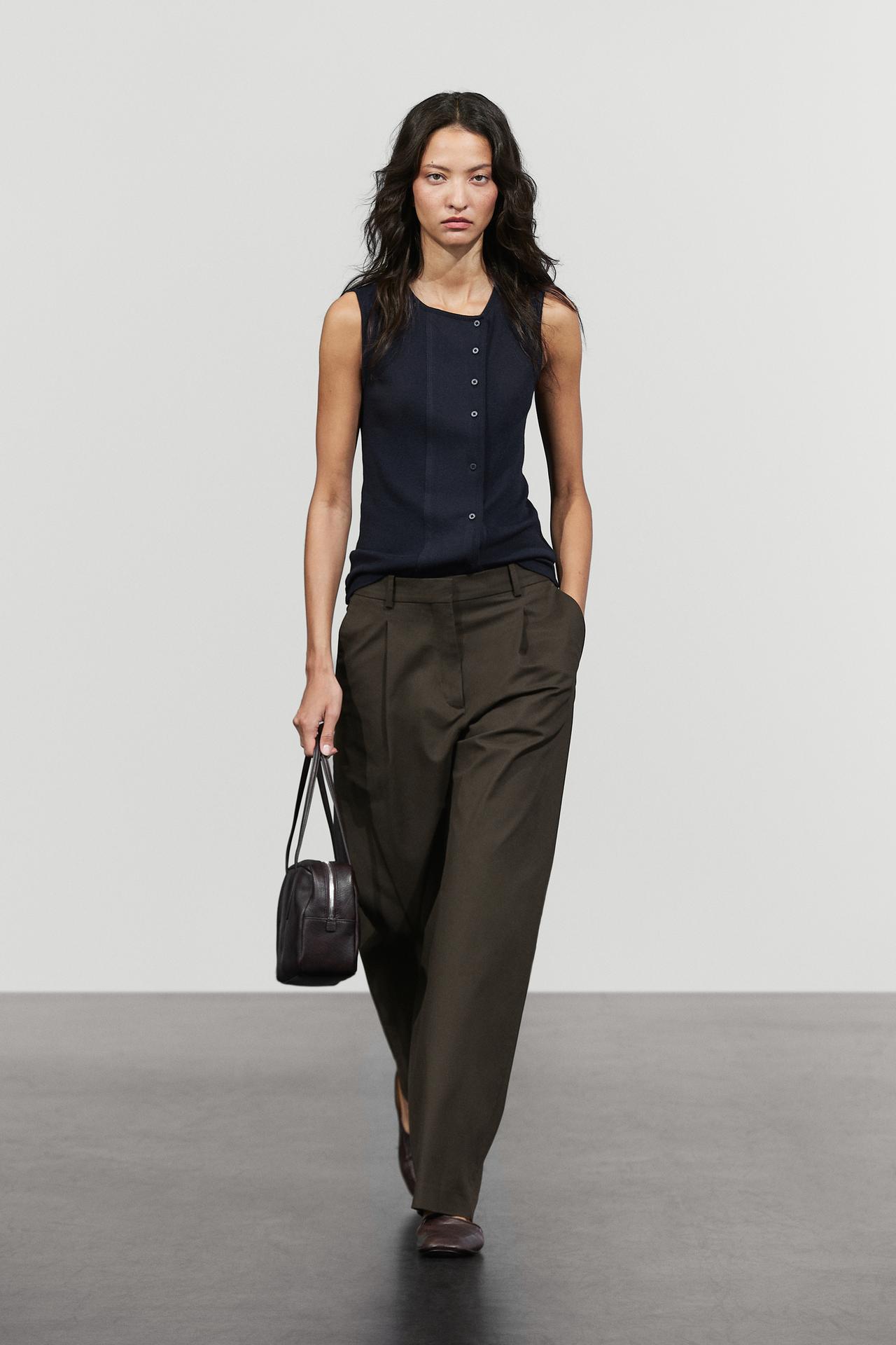 Cotton blend button placket T-shirt — Navy blue