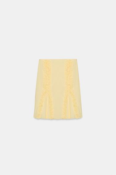 エンボスフリルスカートライトイエローZaraのエンボスフリルスカート - ライトイエロー 