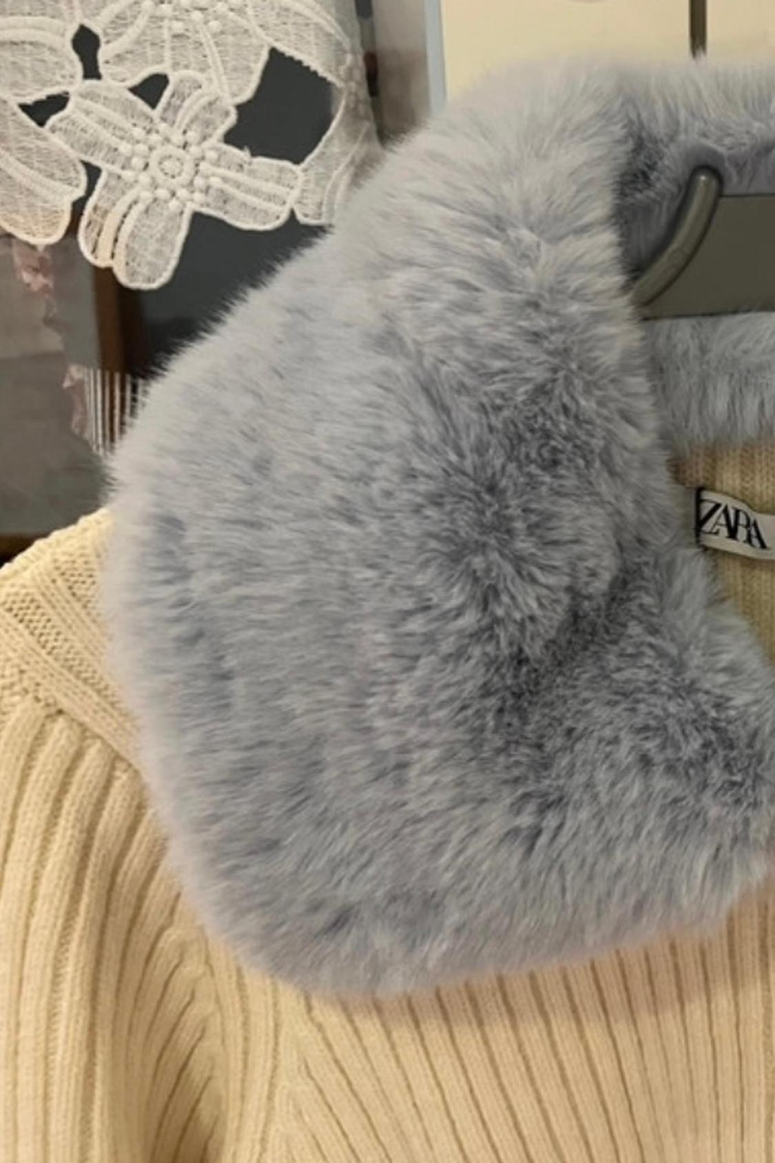 FAUX FUR COLLARED KNIT CARDIGAN - Image 3